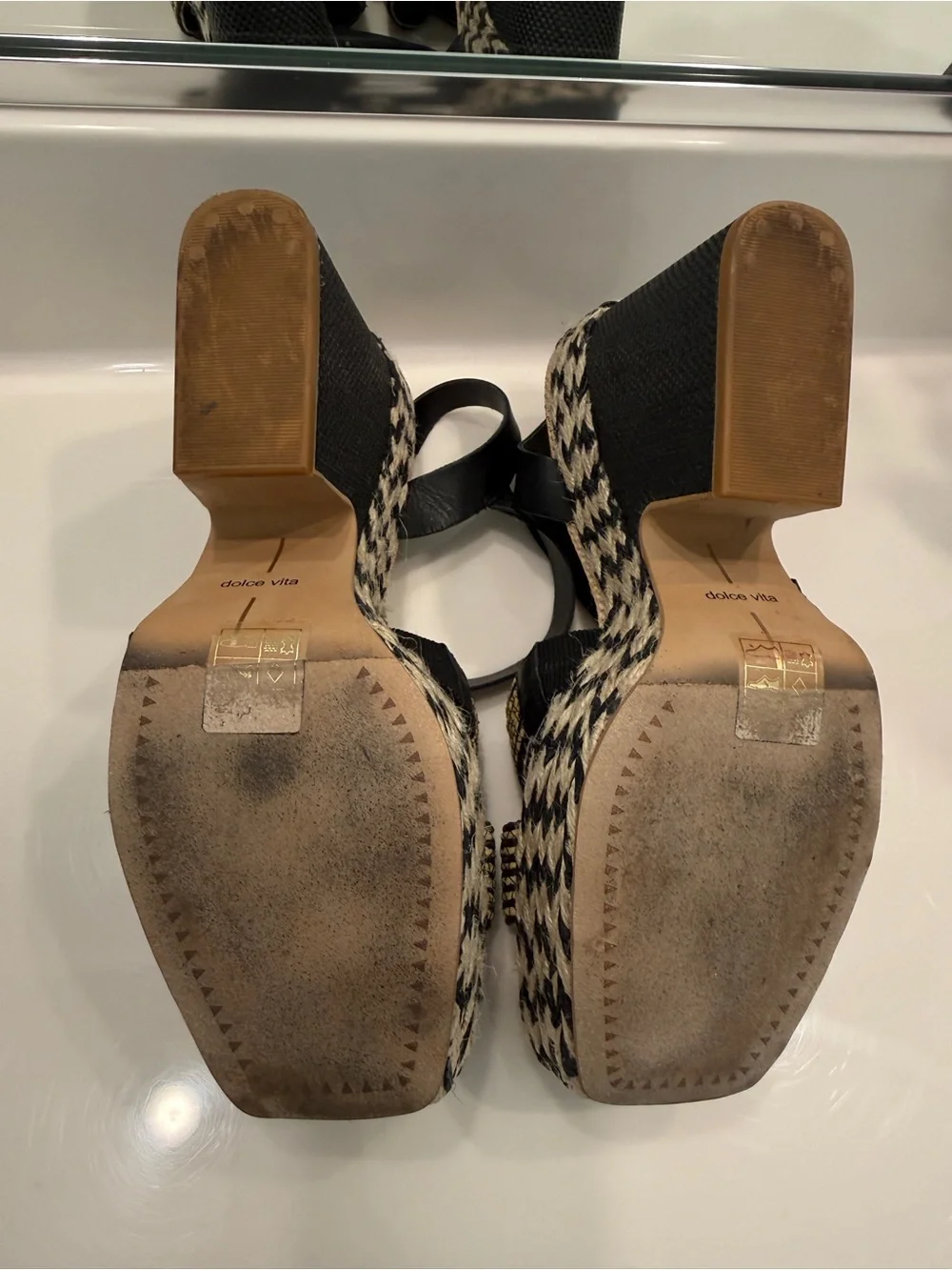 Dolce Vita chic woven